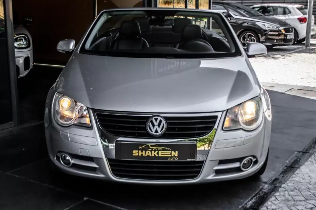 Volkswagen EOS 2006 - 8750 EUR, 272113 km - AUTO.MOTO.pt - 272113km - foto 7 de 30