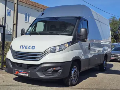 Iveco Daily 35 S14 2.3 D PLATAFORMA 2023 - 24750 EUR, 45000 km - AUTO.MOTO.pt - 45000km - foto 3 de 12
