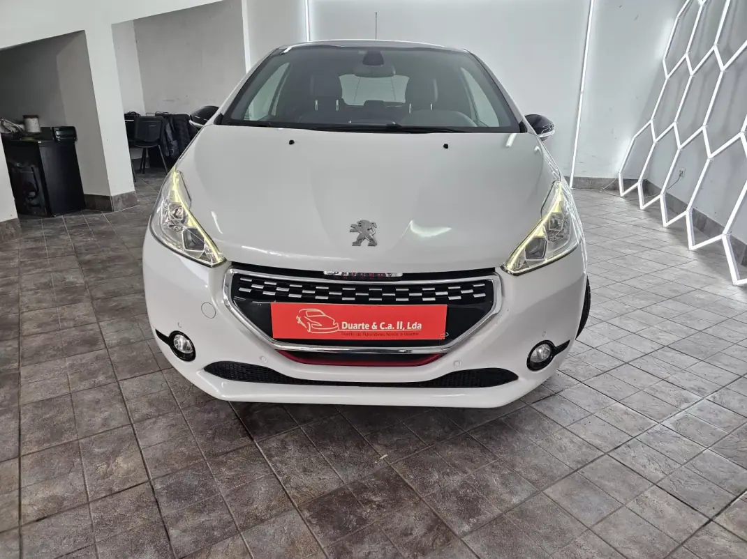 Peugeot 208 2015 - 16650 EUR, 121757 km - AUTO.MOTO.pt - 121757km - foto 6 de 38
