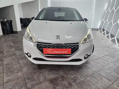 Peugeot 208 2015 - 16650 EUR, 121757 km - AUTO.MOTO.pt - 121757km - foto 6 de 38
