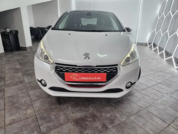 Peugeot 208 2015 - 16650 EUR, 121757 km - AUTO.MOTO.pt - 121757km - foto 6 de 38