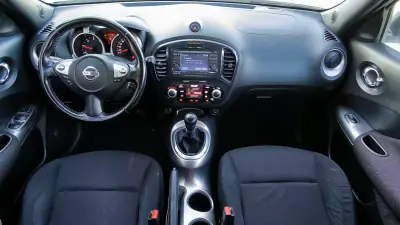 Nissan Juke 2011 - 10750 EUR, 117750 km - AUTO.MOTO.pt - 117750km - foto 8 de 10