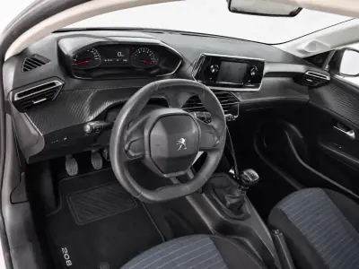 Peugeot 208 2021 — foto 4 de 6
