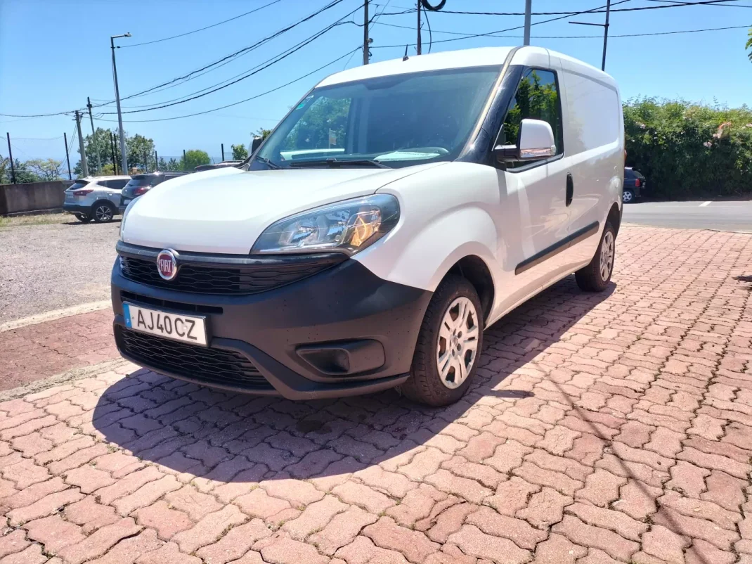 Fiat Doblo 2021 - 14950 EUR, 90000 km - AUTO.MOTO.pt - 90000km - foto 1 de 11