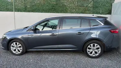 Renault Mégane Sport Tourer 2019 - 13400 EUR, 94500 km - AUTO.MOTO.pt - 94500km - foto 3 de 12