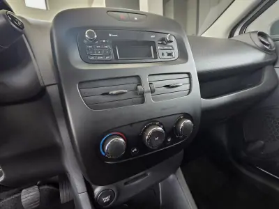Renault Clio 1.5 Dci Van 2014 - 5750 EUR, 192158 km - AUTO.MOTO.pt - 192158km - foto 10 de 15