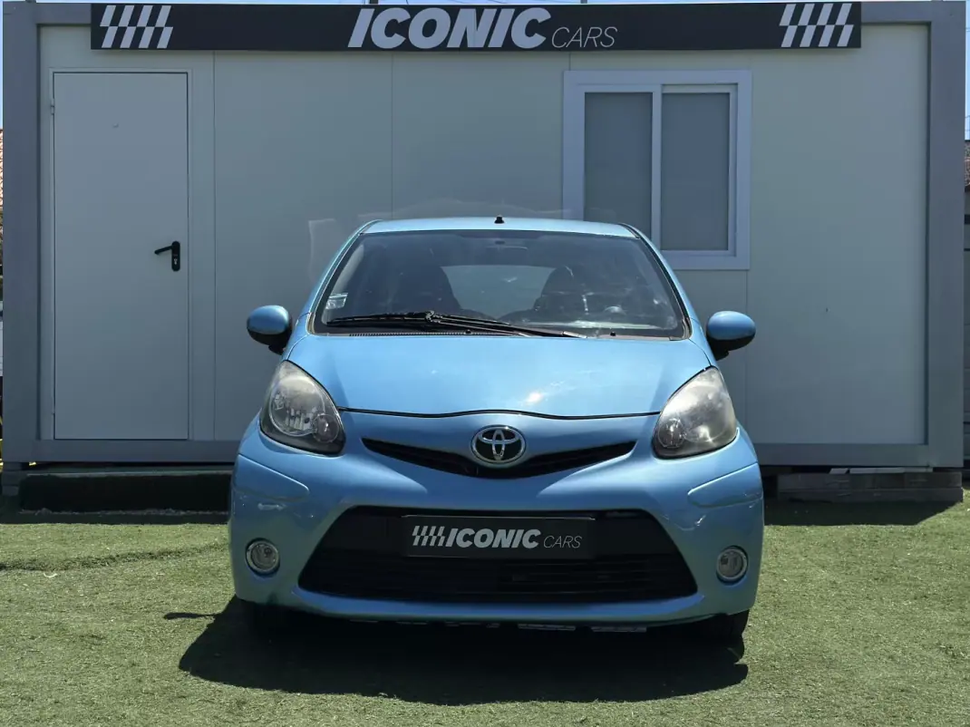 Toyota Aygo 2013 - 6490 EUR, 72000 km - AUTO.MOTO.pt - 72000km - foto 2 de 28