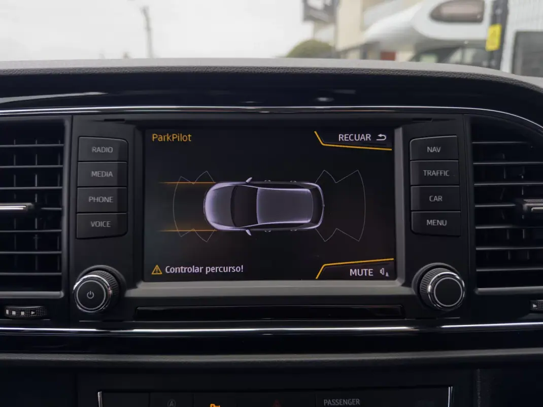 SEAT Leon 2016 - 12990 EUR, 117000 km - AUTO.MOTO.pt - 117000km - foto 19 de 26