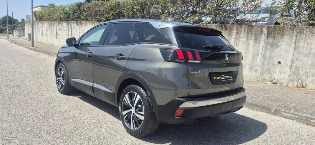 Peugeot 3008 2018 - 16950 EUR, 136000 km - 136000km - foto 26 de 28
