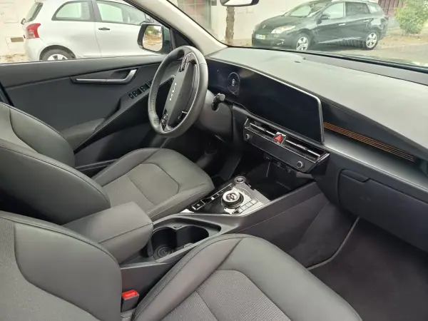 Kia Niro EV 2024 - 27990 EUR, 57400 km - AUTO.MOTO.pt - 57400km - foto 10 de 20
