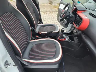 Renault Twingo 2020 - 11990 EUR, 54214 km - AUTO.MOTO.pt - 54214km - foto 21 de 23