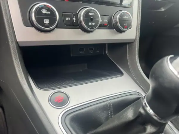 SEAT Leon 2017 - 13450 EUR, 149577 km - AUTO.MOTO.pt - 149577km - foto 23 de 26
