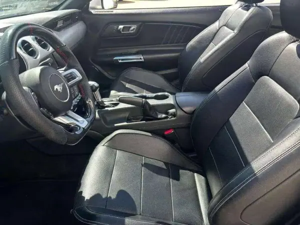 Ford Mustang 2016 - 42490 EUR, 94773 km - AUTO.MOTO.pt - 94773km - foto 11 de 20