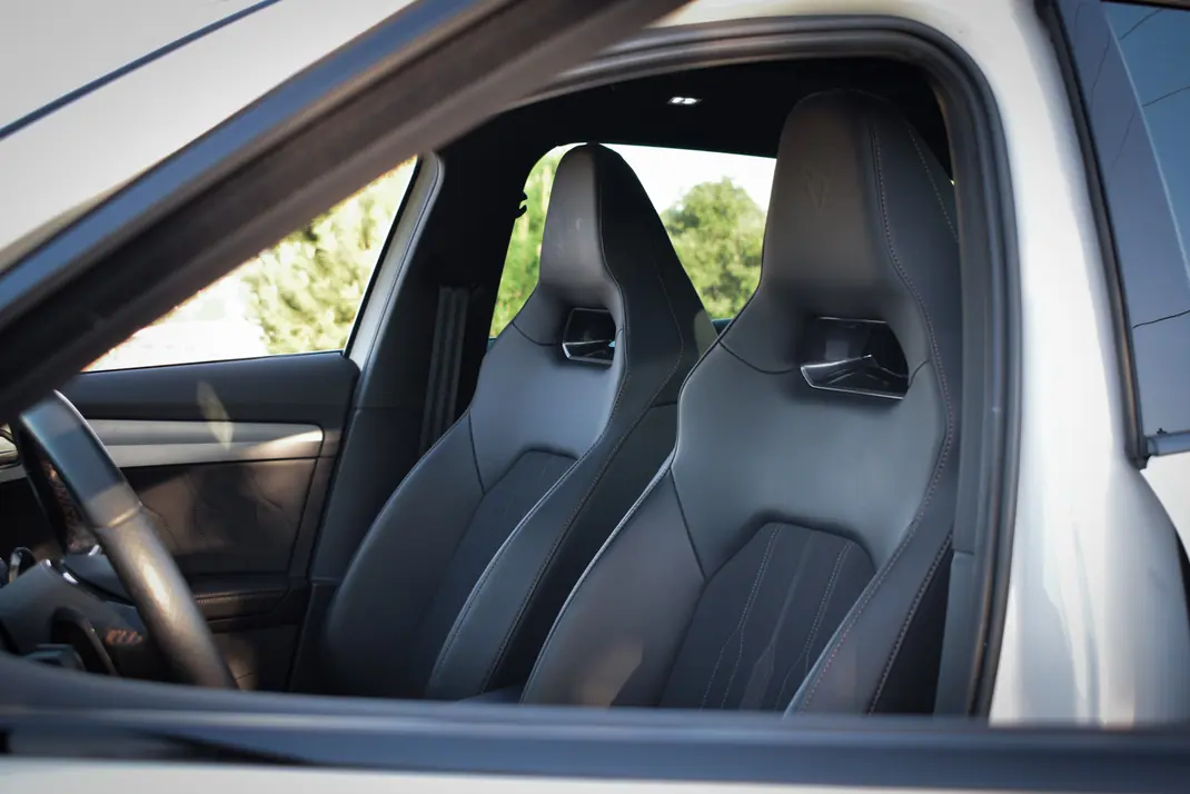 Cupra Formentor 2023 - 29990 EUR, 75000 km - AUTO.MOTO.pt - 75000km - foto 7 de 16