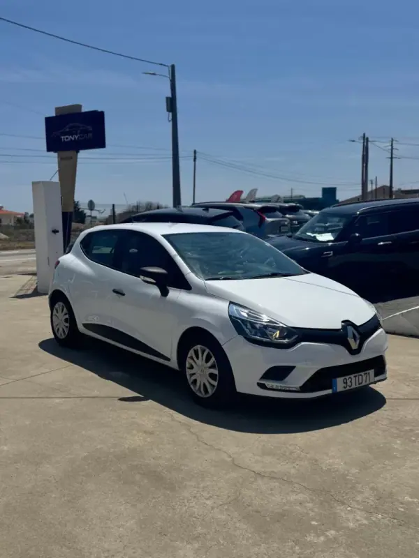Renault CLIO 1.5DCI AC 2017 - 8979 EUR, 176000 km - AUTO.MOTO.pt - 176000km - foto 5 de 8