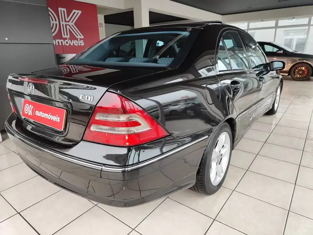 Mercedes-Benz C 220 2000 - 5750 EUR, 372700 km - AUTO.MOTO.pt - 372700km - foto 18 de 60