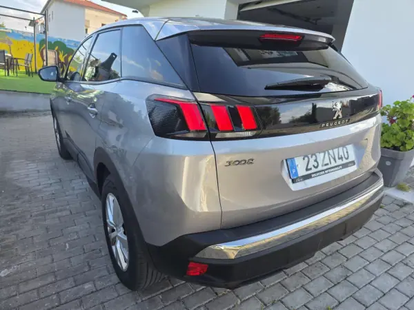 Peugeot 3008 2019 - 13900 EUR, 198000 km - AUTO.MOTO.pt - 198000km - foto 22 de 58