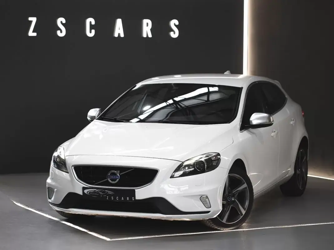 Volvo V40 2016 - 16990 EUR, 129000 km - AUTO.MOTO.pt - 129000km - foto 4 de 21