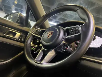 Porsche Panamera Sport Turismo 2020 - 74990 EUR, 120000 km - AUTO.MOTO.pt - 120000km - foto 43 de 56