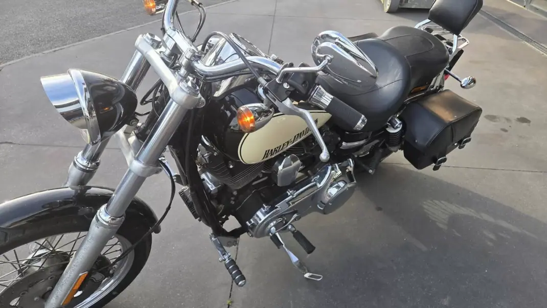 Harley-Davidson Dyna Fat Bob 2012 - 11750 EUR, 45246 km - 45246km - foto 2 de 8