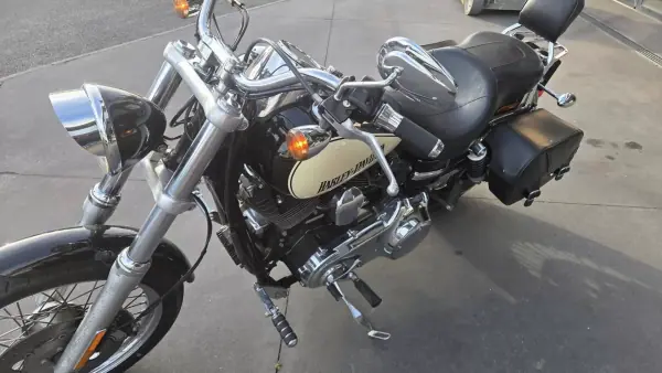 Harley-Davidson Dyna Fat Bob 2012 - 11750 EUR, 45246 km - AUTO.MOTO.pt - 45246km - foto 2 de 8