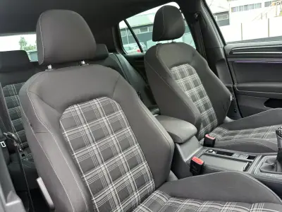 Volkswagen Golf 2014 - 15000 EUR, 240000 km - 240000km - foto 50 de 83