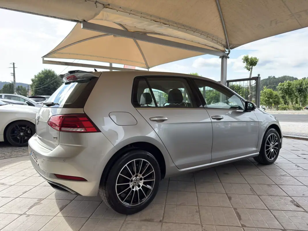 Volkswagen Golf 2017 - 15950 EUR, 151736 km - 151736km - foto 9 de 34