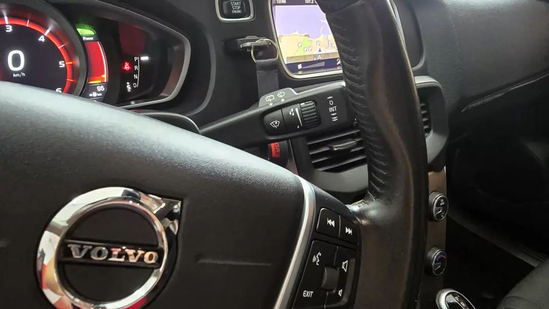 Volvo V40 Cross Country 2017 - 13990 EUR, 169554 km - 169554km - foto 23 de 61