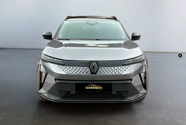 Renault Scénic E-Tech 2024 - 34780 EUR, 84152 km - AUTO.MOTO.pt - 84152km - foto 2 de 9