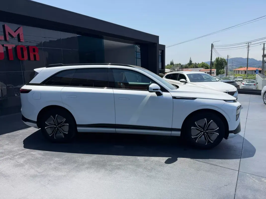 Xpeng G9 2024 - 53990 EUR, 68000 km - 68000km - foto 3 de 18