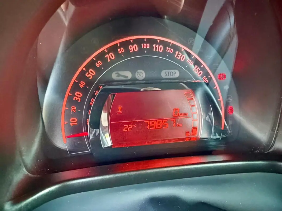 Renault Twingo 2020 - 10990 EUR, 79857 km - AUTO.MOTO.pt - 79857km - foto 10 de 12