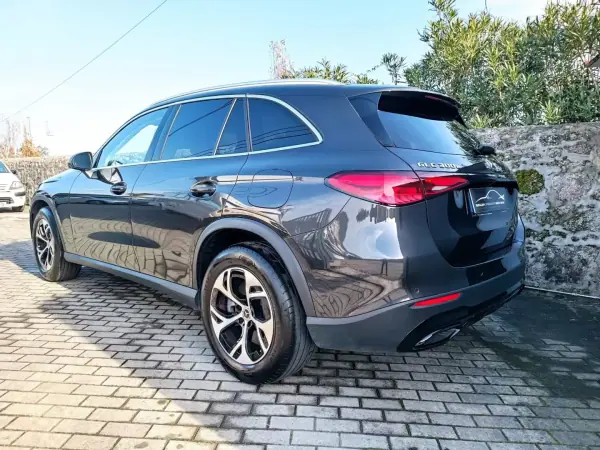 Mercedes-Benz GLC 300 2023 - 59999 EUR, 21000 km - AUTO.MOTO.pt - 21000km - foto 4 de 19