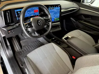 Renault Mégane E-Tech 2022 - 24999 EUR, 27000 km - AUTO.MOTO.pt - 27000km - foto 46 de 116