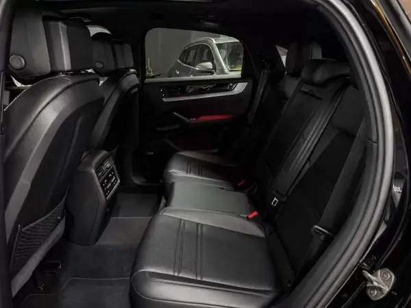 Porsche Cayenne Coupé 2024 - 107000 EUR, 58340 km - AUTO.MOTO.pt - 58340km - foto 17 de 21