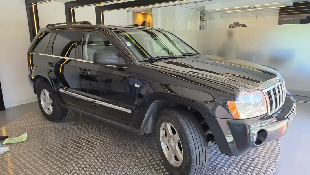 Jeep Grand Cherokee 2005 - 19900 EUR, 267367 km - 267367km - foto 19 de 52