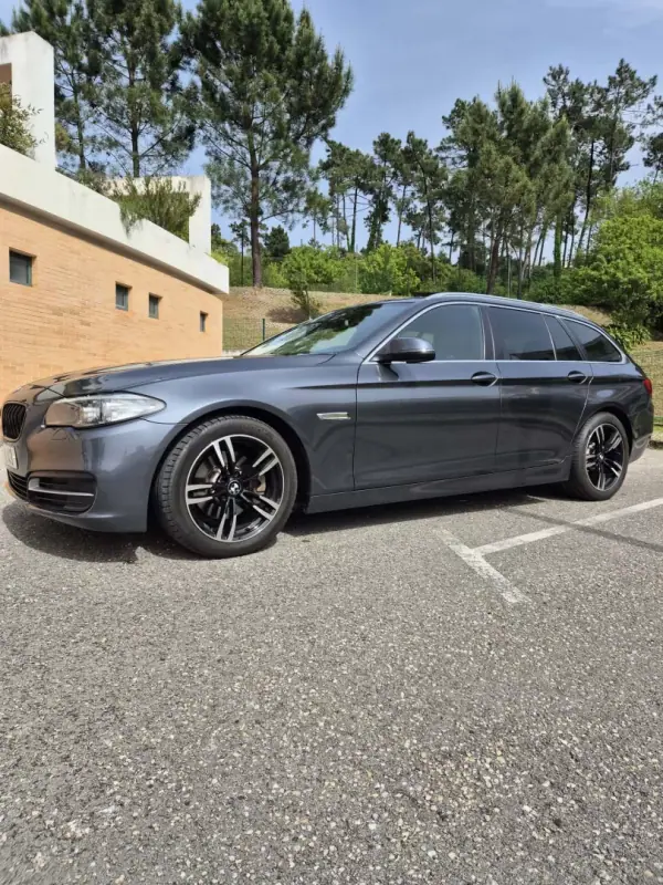 BMW 520 2017 - 20480 EUR, 135000 km - AUTO.MOTO.pt - 135000km - foto 11 de 13