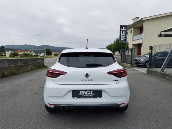 Renault Clio 2020 - 14990 EUR, 113000 km - AUTO.MOTO.pt - 113000km - foto 5 de 38