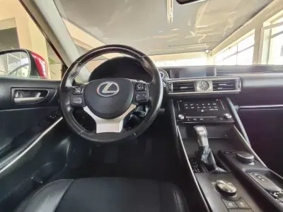 Lexus IS 300H 2017 - 25900 EUR, 68000 km - AUTO.MOTO.pt - 68000km - foto 23 de 38