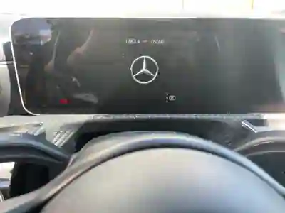 Mercedes-Benz A 180 2019 - 23700 EUR, 76000 km - AUTO.MOTO.pt - 76000km - foto 4 de 7