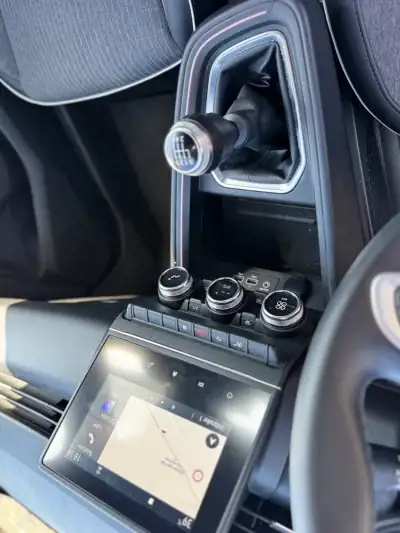 Renault Clio 2021 - 16400 EUR, 88000 km - AUTO.MOTO.pt - 88000km - foto 17 de 20