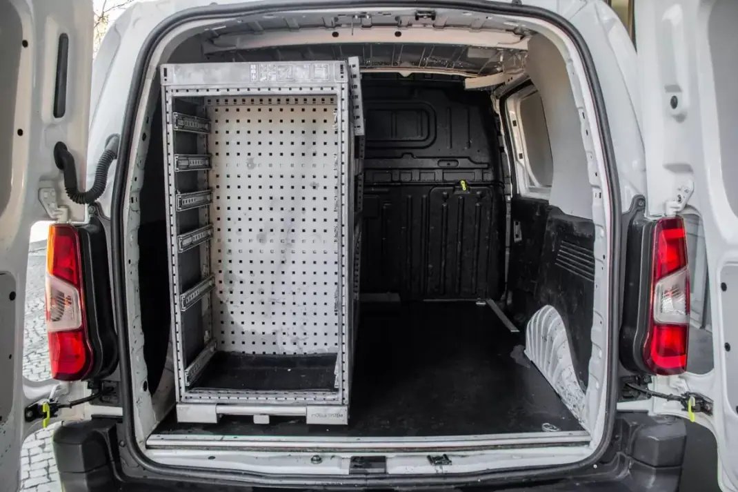 Peugeot Partner 1.5 Blue HDI 100 S&S Premium 2021 - 12990 EUR, 71659 km - AUTO.MOTO.pt - 71659km - foto 24 de 31