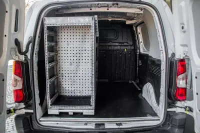 Peugeot Partner 1.5 Blue HDI 100 S&S Premium 2021 - 12990 EUR, 71659 km - AUTO.MOTO.pt - 71659km - foto 24 de 31