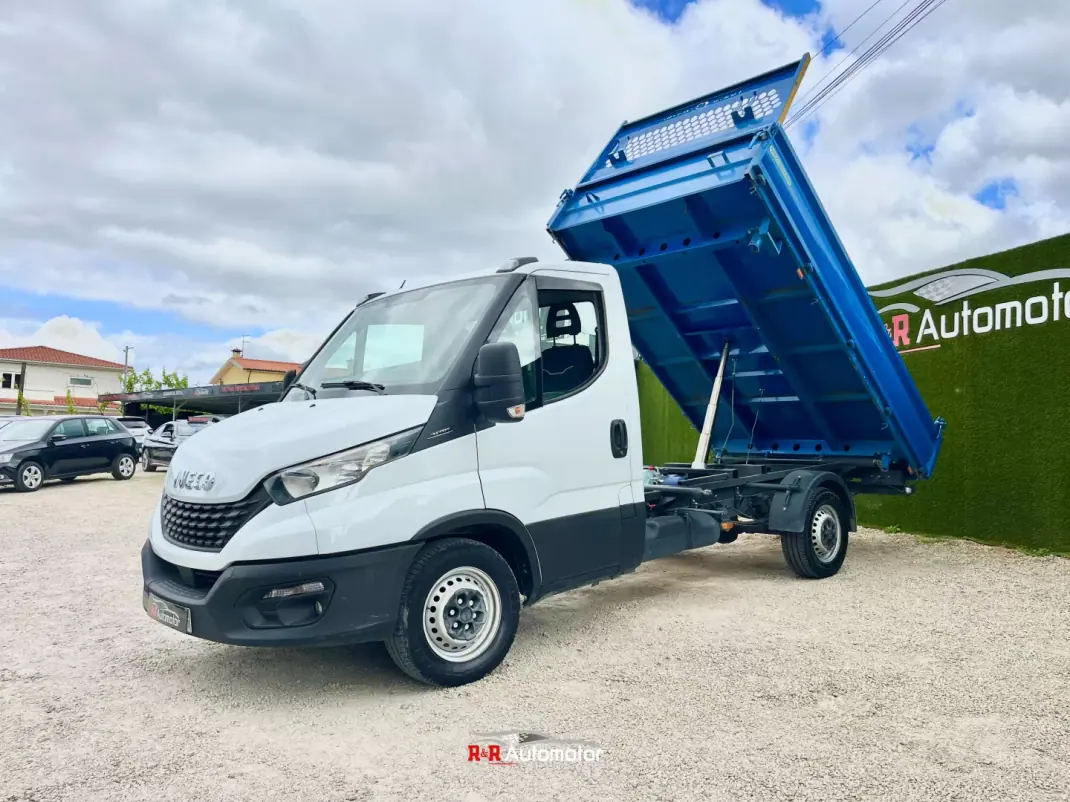 Iveco 2020 - 27500 EUR, 225000 km - AUTO.MOTO.pt - 225000km - foto 9 de 24