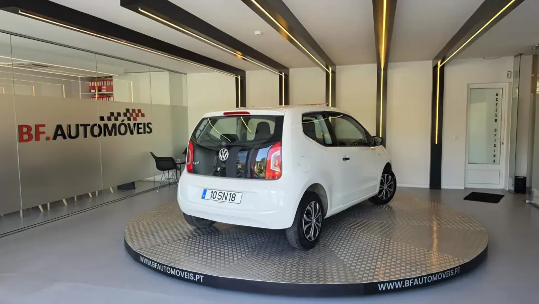 Volkswagen Up! 2016 - 8500 EUR, 79613 km - 79613km - foto 19 de 49