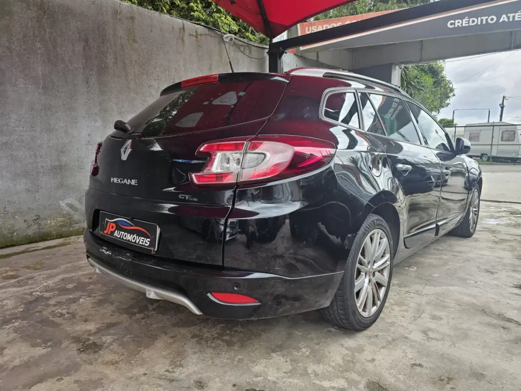 Renault Mégane Sport Tourer 2013 - 4250 EUR, 314000 km - AUTO.MOTO.pt - 314000km - foto 11 de 13