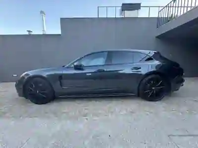 Porsche Panamera Sport Turismo 2022 - 87500 EUR, 70250 km - AUTO.MOTO.pt - 70250km - foto 13 de 13