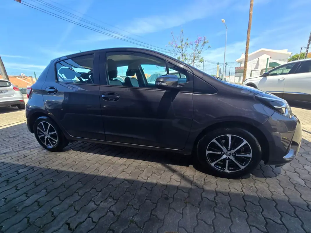 Toyota Yaris 2020 - 12900 EUR, 127000 km - 127000km - foto 9 de 17