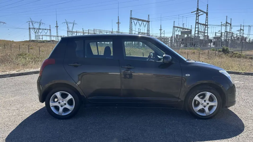 Suzuki Swift 2007 - 3250 EUR, 260000 km - 260000km - foto 5 de 9