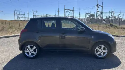 Suzuki Swift 2007 - 3250 EUR, 260000 km - 260000km - foto 5 de 9
