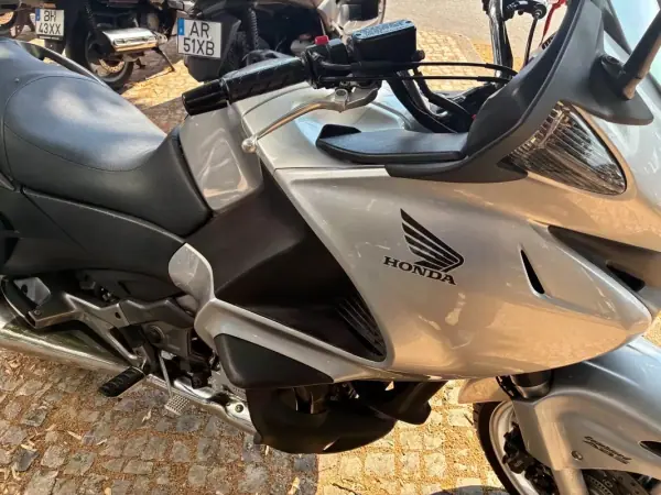 Honda Africa Twin Adventure Sports 2009 - 4350 EUR, 45710 km - AUTO.MOTO.pt - 45710km - foto 16 de 18